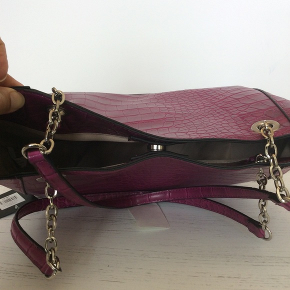 Mondani Magenta Tote. 🔹New - Picture 5 of 7